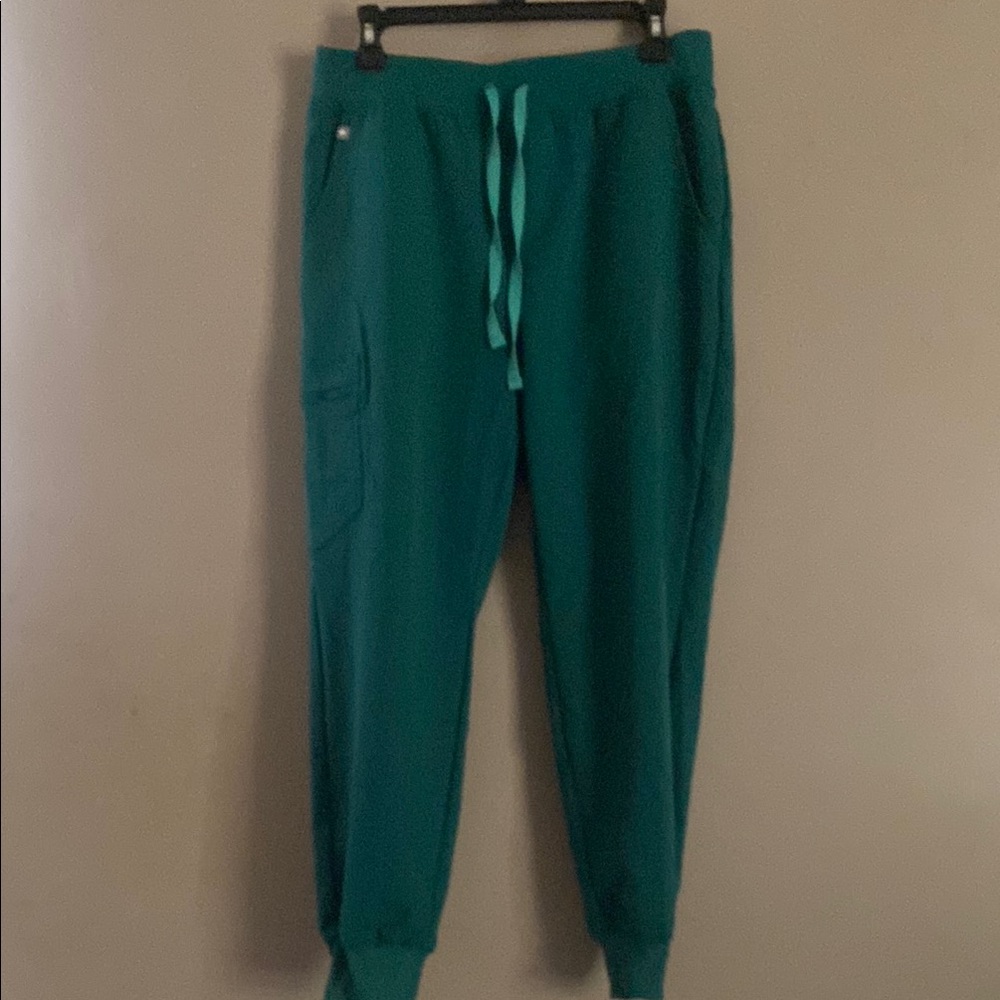 Figs women hunter green scrub Jogger